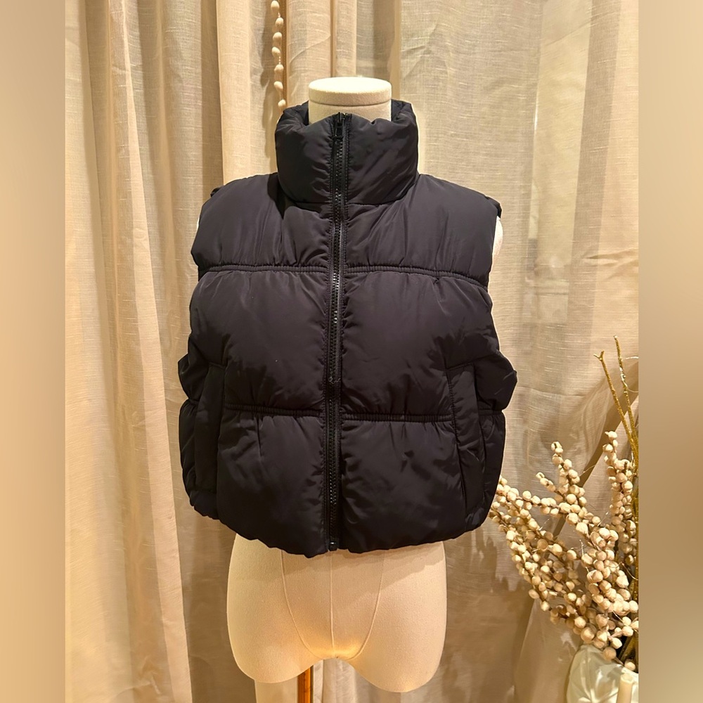 H&M Divided Black Cropped Vest Sz XS
